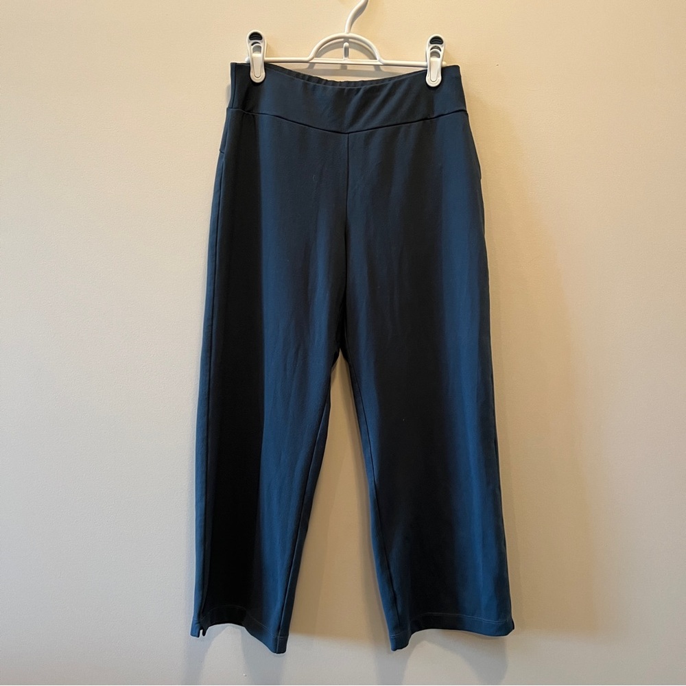 Jockey Cropped Capri Wide Leg Navy Athleisure Pants